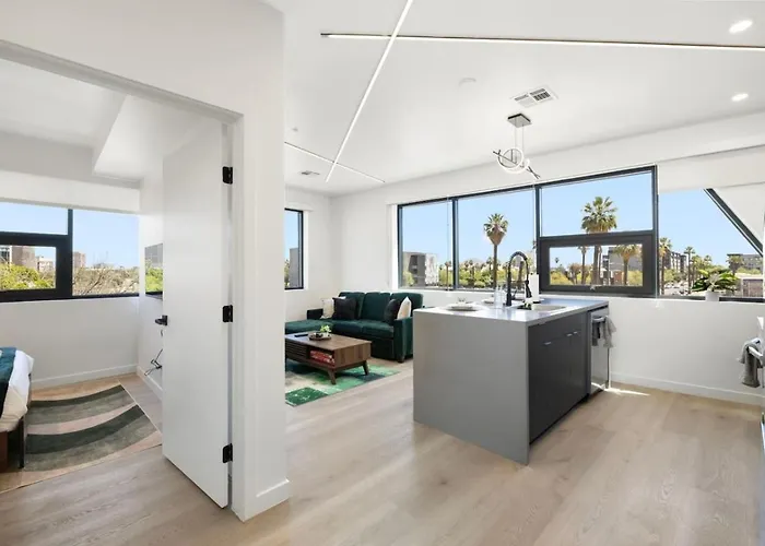 Spacious 2br With Fast Fiber Near Downtown Phx Apartment *