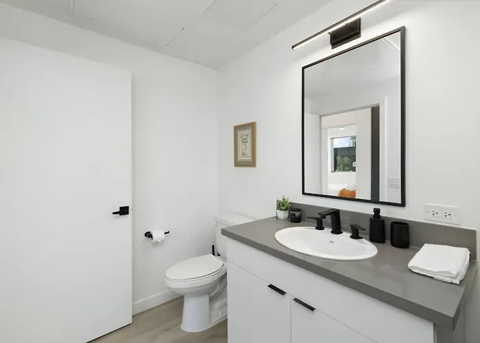 Spacious 2br With Fast Fiber Near Downtown Phx *