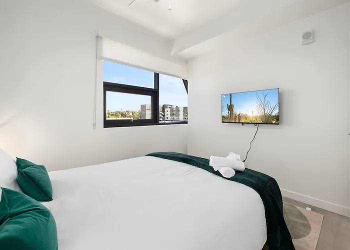 Apartment Spacious 2br With Fast Fiber Near Downtown Phx *