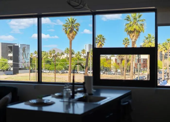 Spacious 2br With Fast Fiber Near Downtown Phx Apartment
